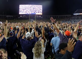 Fans on The Hill React to Virginia vs Florida State